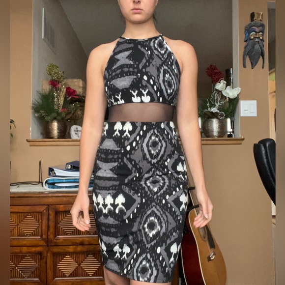 Coord Dress with Mesh - Picture 3 of 12